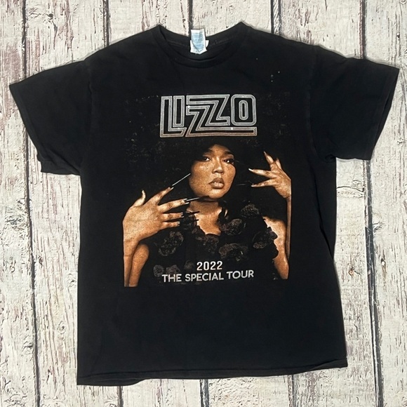 Lizzo 2022 The Special Tour Music Hip Hop Rap Concert Tshirt - Picture 1 of 6